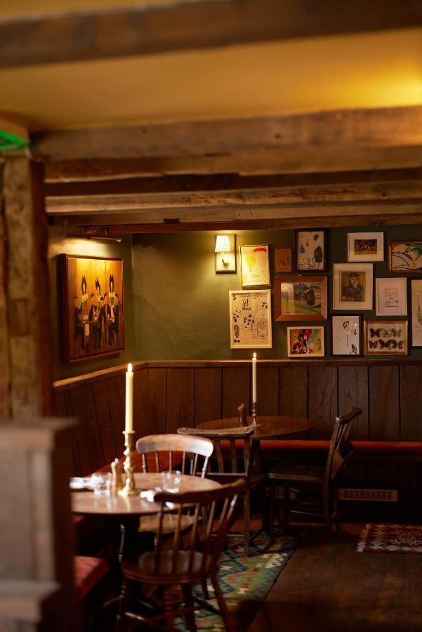 The Queen'S Head Broad Chalke Екстер'єр фото