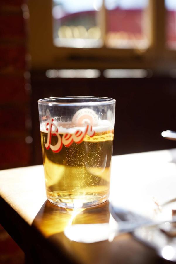 The Queen'S Head Broad Chalke Екстер'єр фото